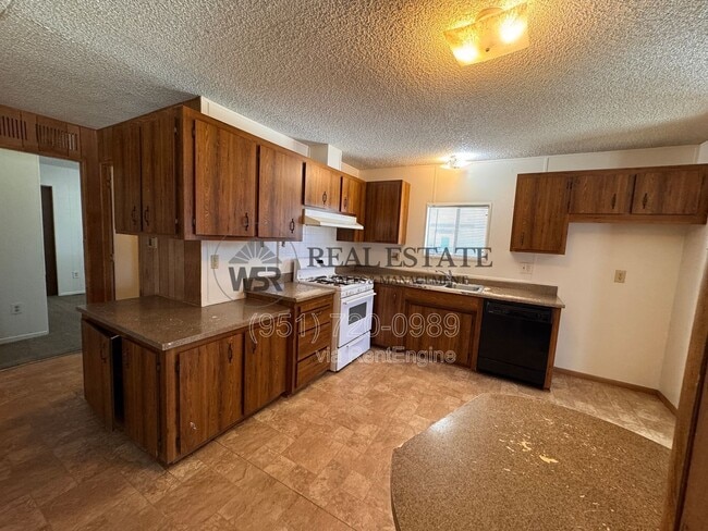 Photo - 715 Massachusetts Ave
