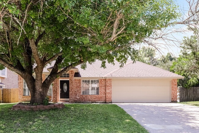 Photo - 817 Clover Hill Ln Casa
