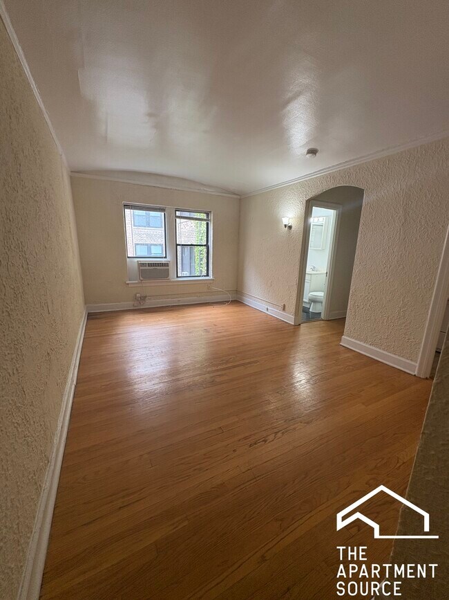 Photo - 532 W Arlington Pl Apartments Unit 218