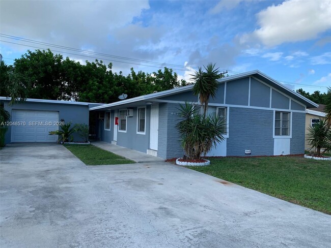 Building Photo - 6317 SW 18th St Unit 1