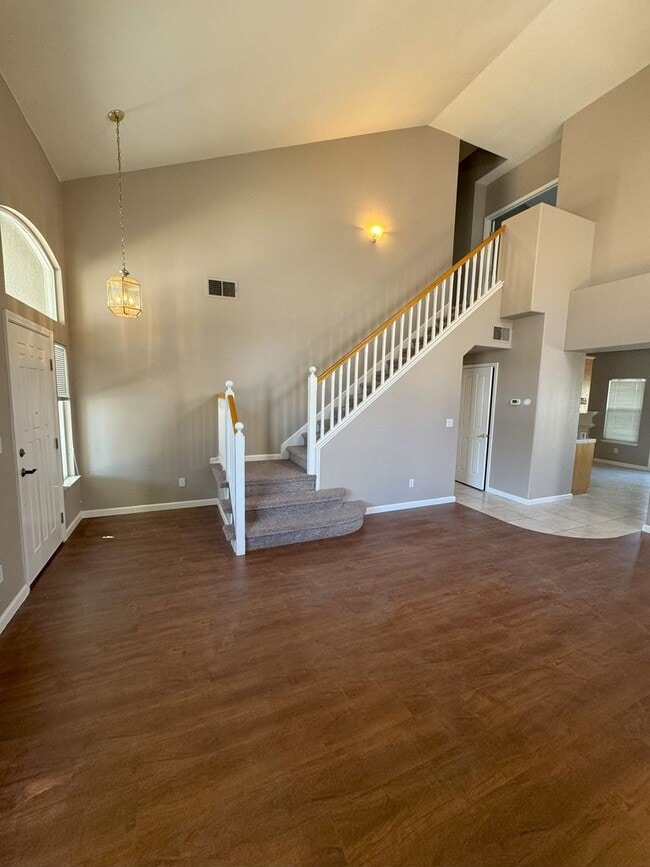 4904 Brittany Ct