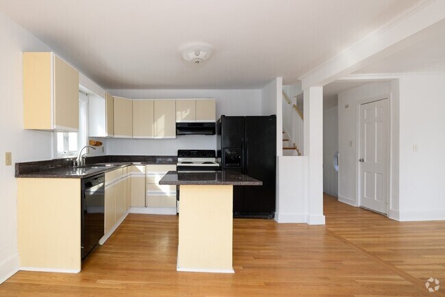 Building Photo - 14 Skehan St Unit 2 Rental