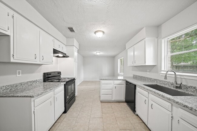Building Photo - 303 Hearthside Cir Rental
