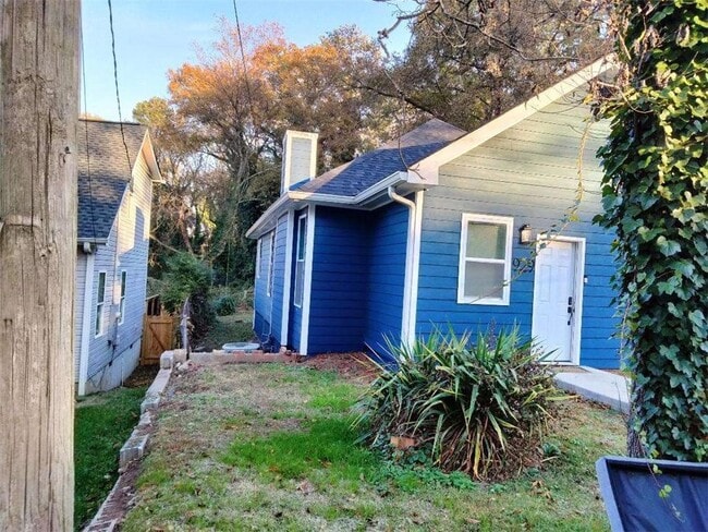 Photo - 929 N Grand Ave NW