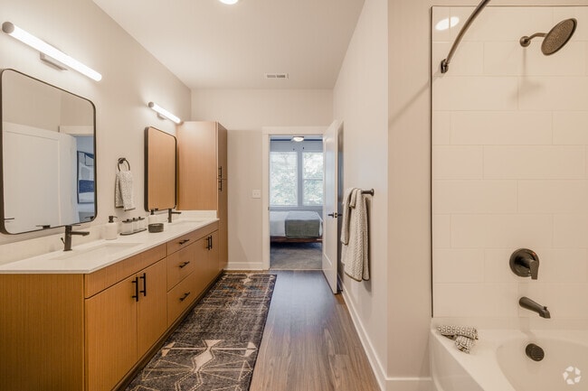 2BR, 2BA - 1,110SF - Primary Bathroom