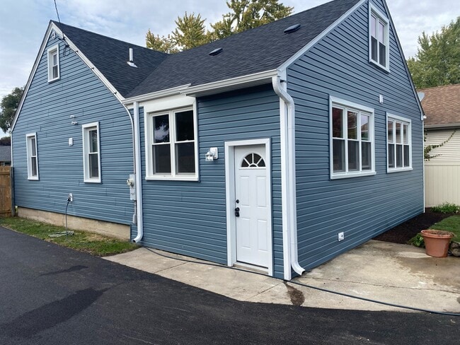 Photo - 9705 Oak Park Ave