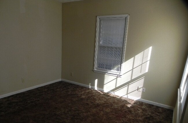 Photo - Near Downtown Piedmont Hospital