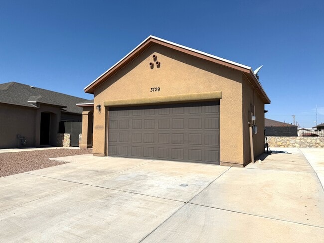 Photo - 3729 Loma Brisa Dr