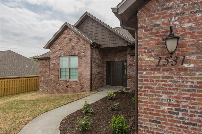 Photo - 1531 Abbey Ln