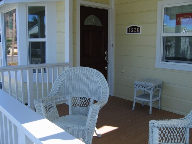 Photo - 1526 Beach St