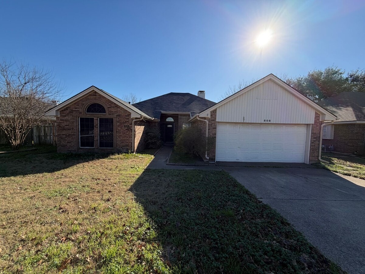 Photo - 808 Creekside Dr