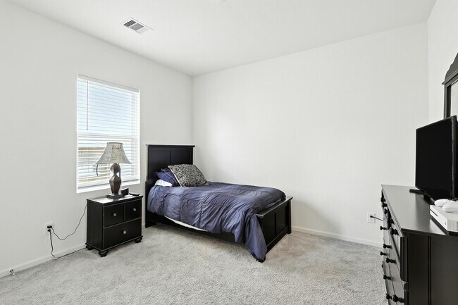 Building Photo - 5830 Capri Frst Dr