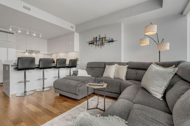 Photo - 10360-10102 102 St NW Unit SI ID1564633P