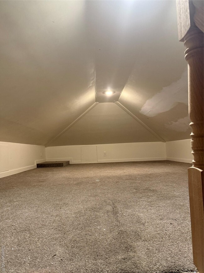 Building Photo - 46-20-4190 190th St Unit 2FL