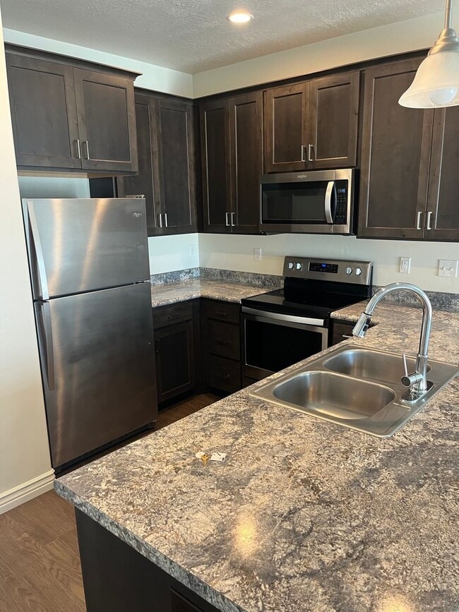 Photo - 1 Female Room in a Cute Orem Townhome