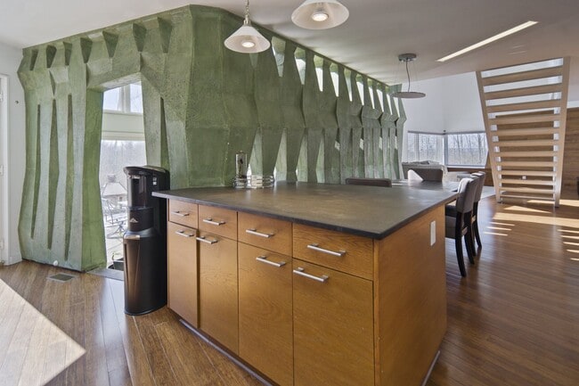 Photo - 135 Muzzy Rd