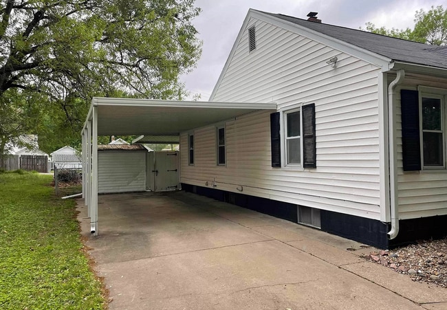 Photo - Beautiful Oakland Home with Finished Basement & Hardwood Floors