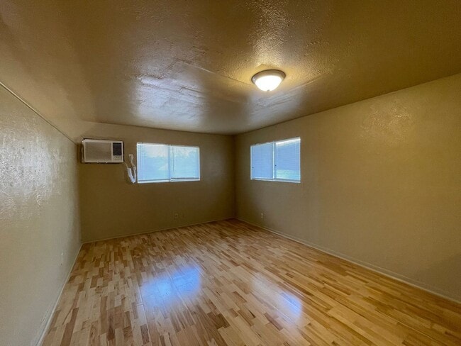 Photo - 745 Rosedale Dr