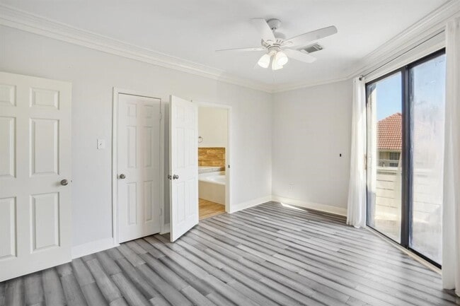 Photo - 1725 Enterprise Ave