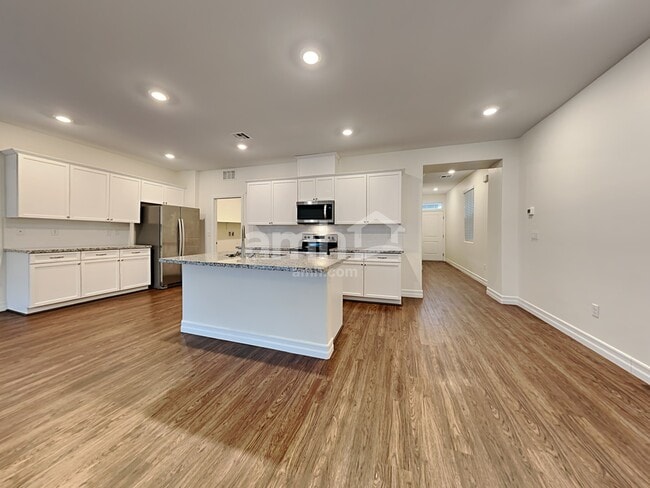 Photo - 5803 Petronius St