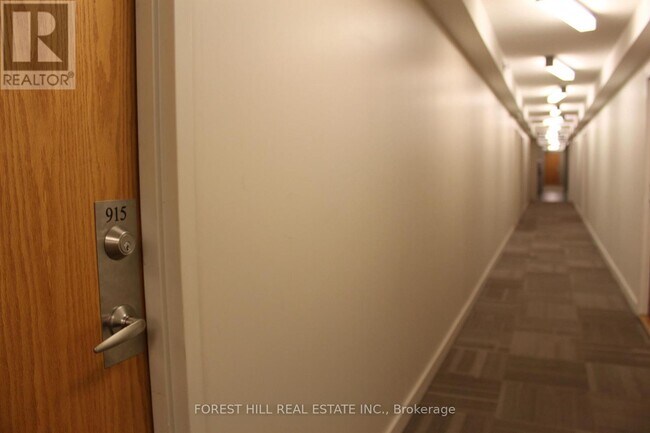Photo - 20 Joe Shuster Way Unit 915