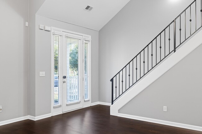 Photo - 1323 Island Ridge Dr