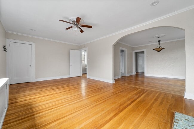 Photo - 5807 Callowhill St