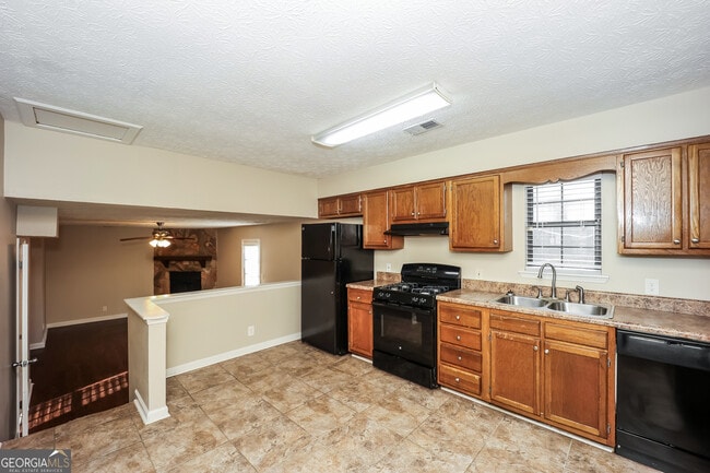 Photo - 284 Independence Dr