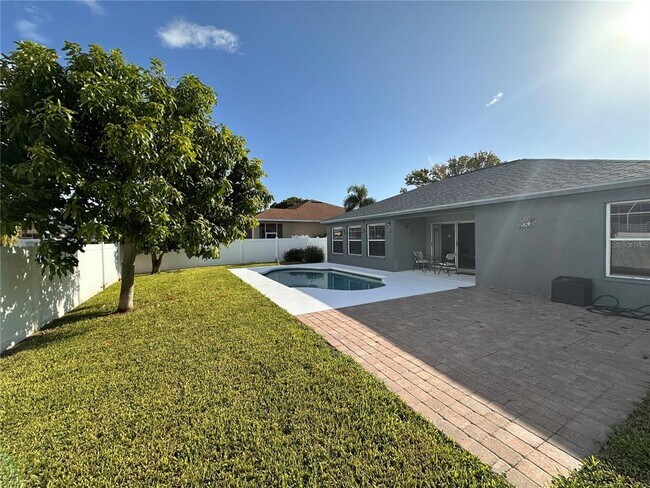 Photo - 5010 44th St W