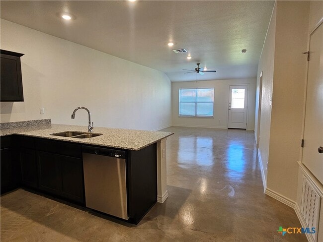 Photo - 1262 Lehmann Dr