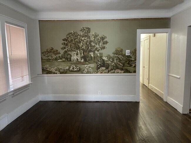 Photo - 3277 Calvert Ave Unit 3277 Calvert St - Lower