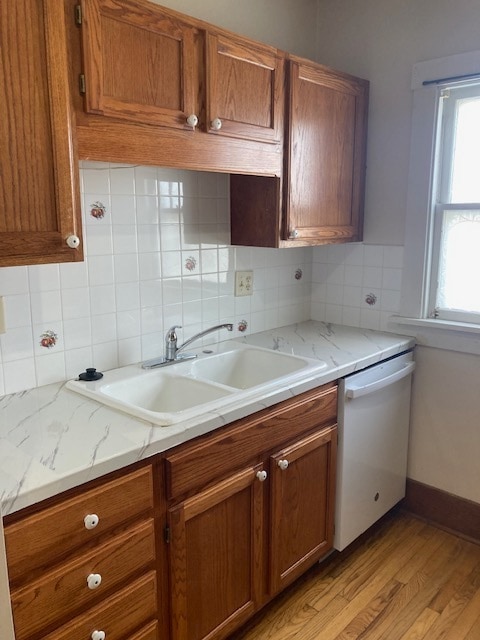 Photo - 305 W 30th St