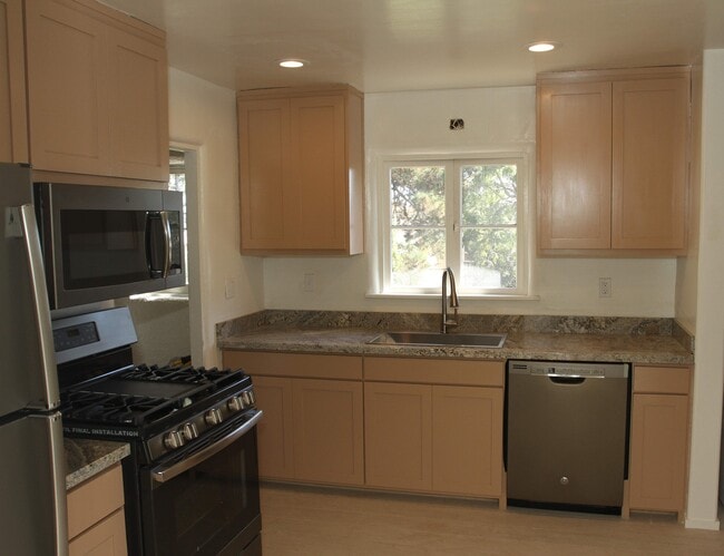 Building Photo - 1021 Wainwright St Rental