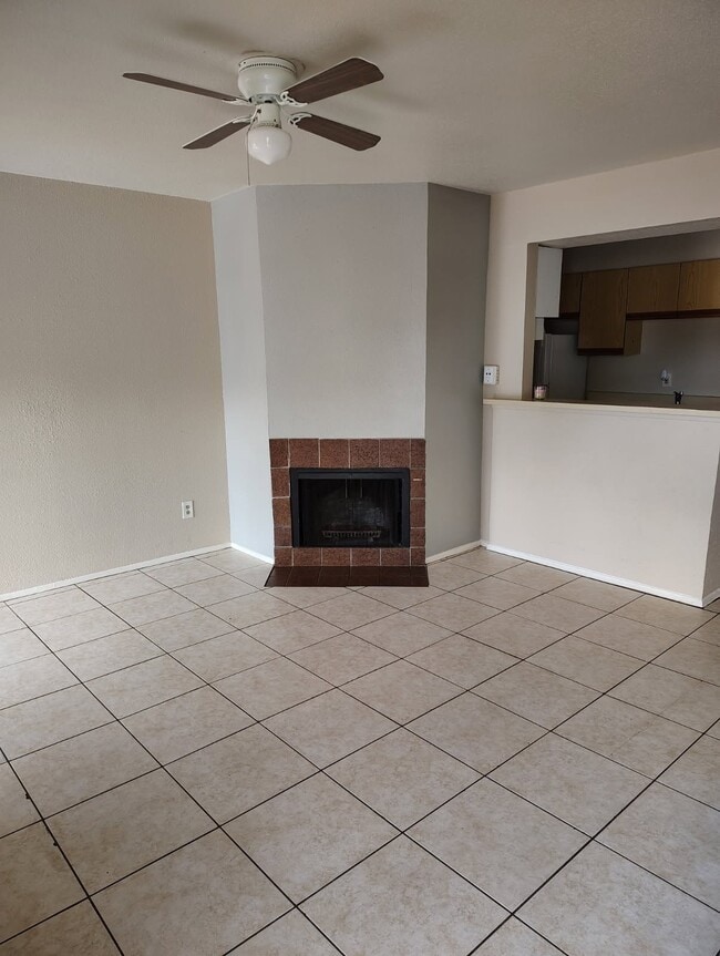 Building Photo - 10100 S Gessner Rd Unit 404