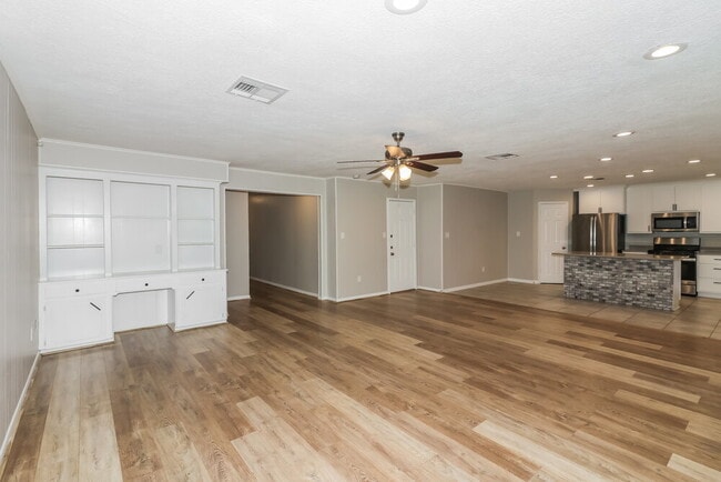 Photo - 803 Beaumont St