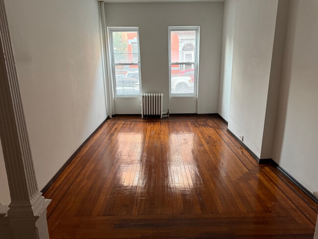 Building Photo - 546 46th St Unit 1st floor Rental
