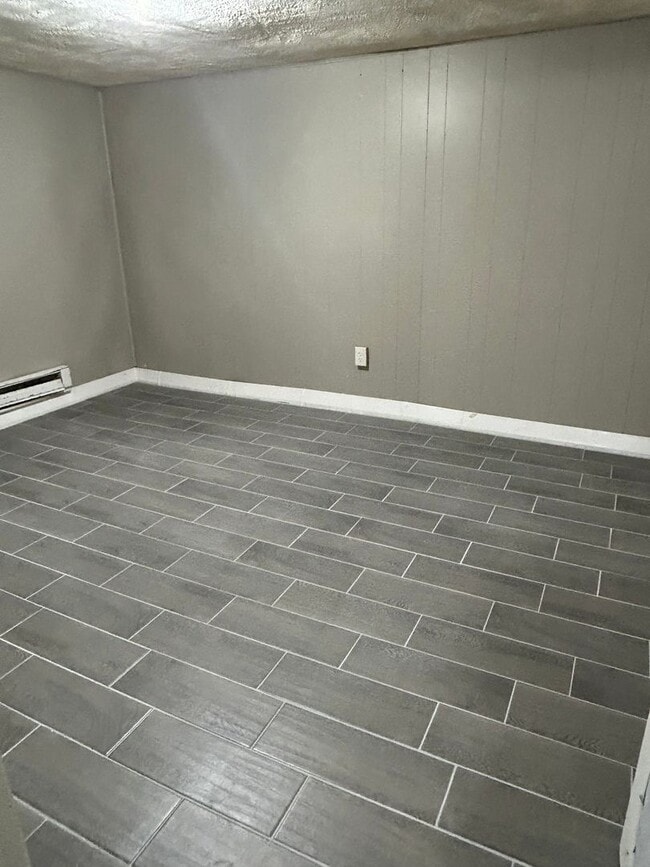 Photo - Laura Drive Tri-Plex Unit #3