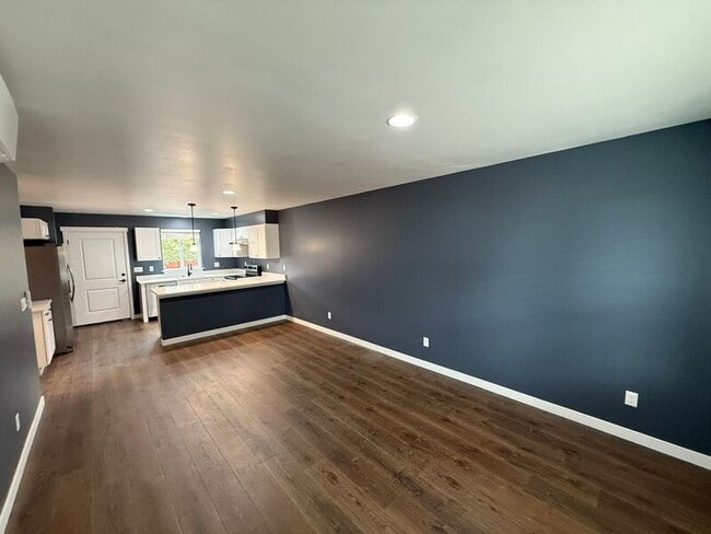 Photo - 3041 Center St NE