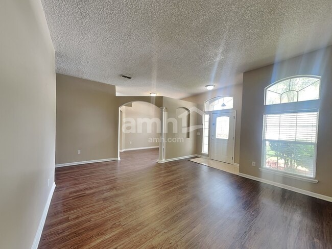 Photo - 1041 Blackberry Ln