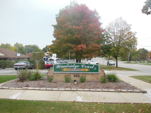 Photo - 300 W Fullerton Ave Unit 110