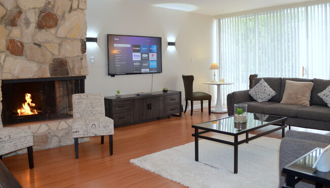 Living Room - 813 15th St Apartments