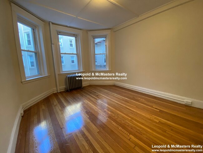 Building Photo - 1198 Boylston St Rental