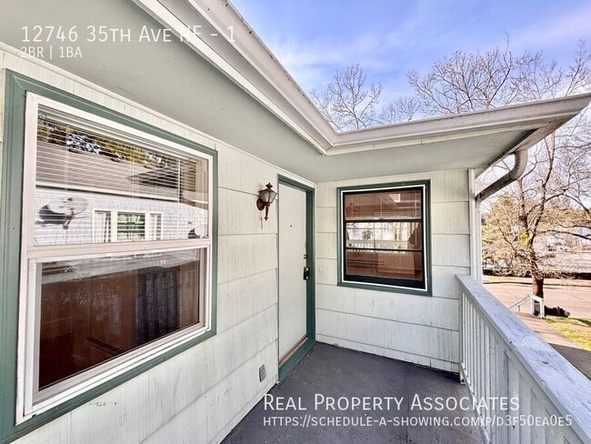 Building Photo - 12746 35th Ave NE Unit 1