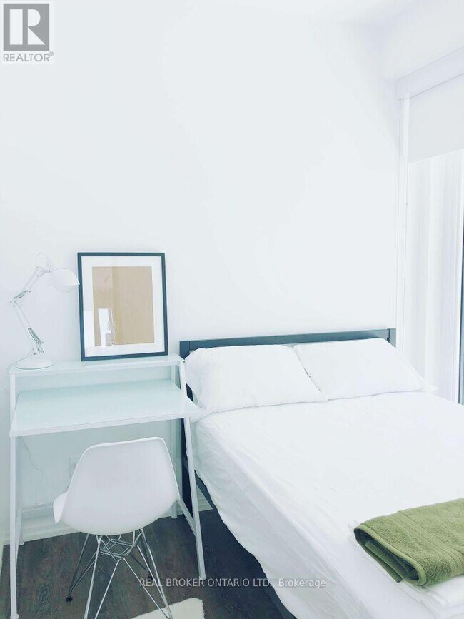 Photo - 197 Yonge St Unité 1209