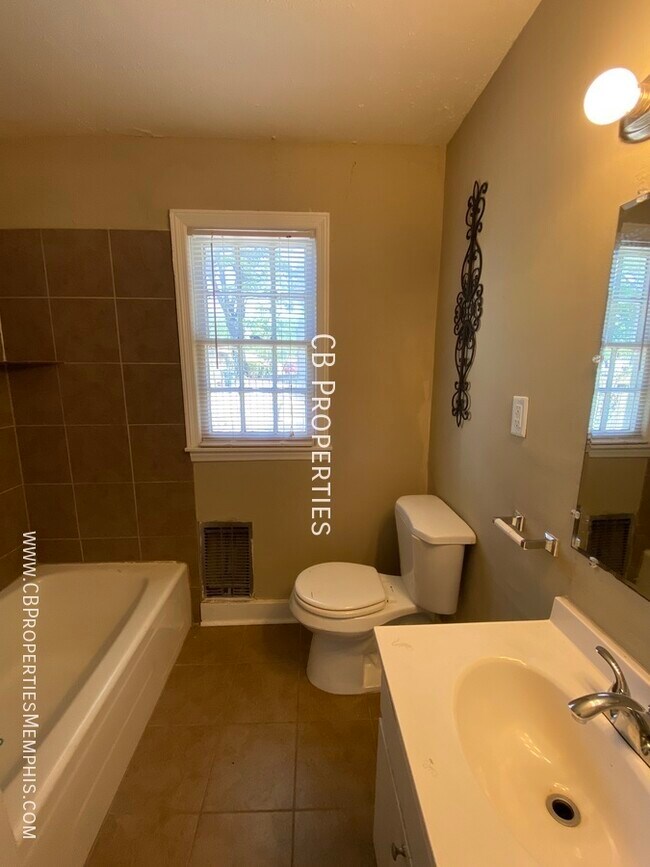 Photo - 912 Newell Rd