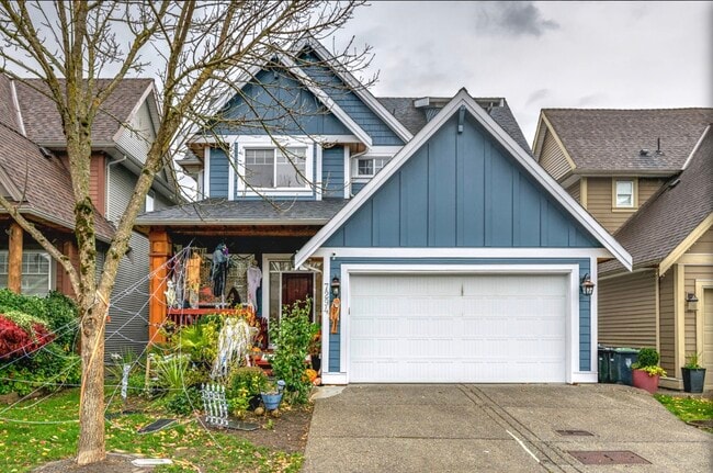 Building Photo - Elegant 5 Bed 5 Bath Extremely Spacious 2 Storey Home for Rent in Langley with 2 Dens! Unit Upper House