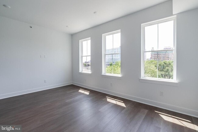 Photo - 813 N Broad St Unidad 215