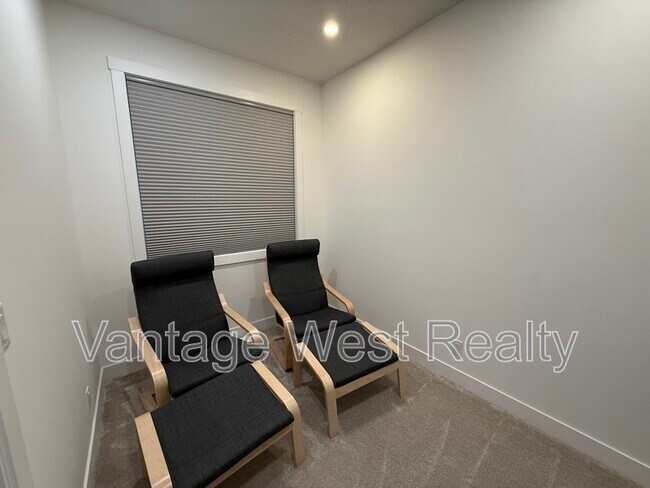 Photo - 2735-2735 Shannon Lake Rd