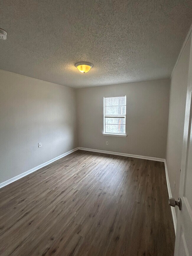 Photo - Xenial-Tuscaloosa Ave Unidad 8