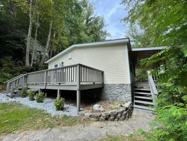 Freshly Updated Home In Valle Crucis - Freshly Updated Home In Valle Crucis